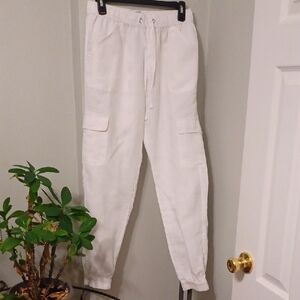 Nicole Miller, Sz S, Pure White Linen Cargo Pants. NWOT. 6 Pockets